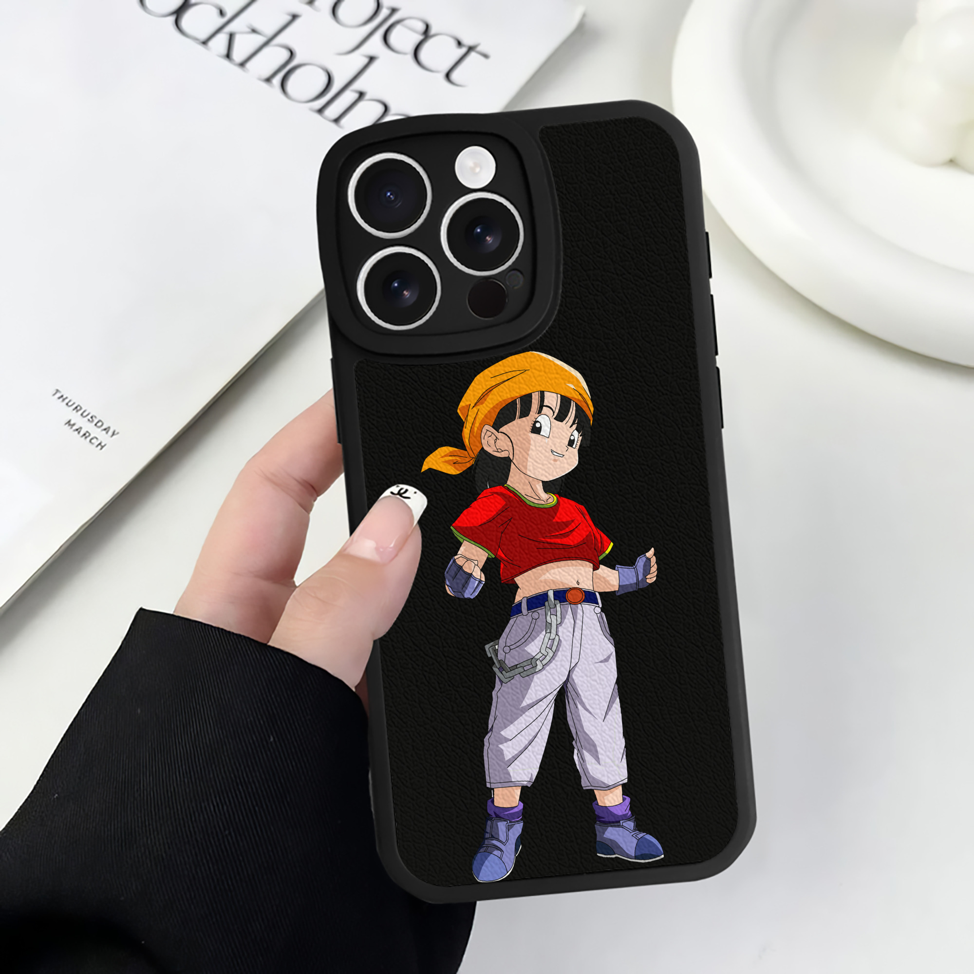 （画像用） ドラゴンボール パン DRAGON BALL Pan 【iPhone 16シリーズ対応】シリコンスマホケース（レザー調） 材質：シリコン
